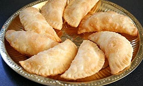 Karjikayalu / Kajjikayalu / Karjikai / Karanji / Gujiya Sweet / Kayi Kadubu  / ಕರ್ಜಿಕಾಯಿ / (6 Pcs in 1 Pack) / Diwali Special Sweet / కజ్జి కాయలు /Karigadubu (Stuffed with Putnala Pappu,Sugar,Dry Coconut & Bengalgram ) /Karachika / Ganesh Chaturthi Sweets